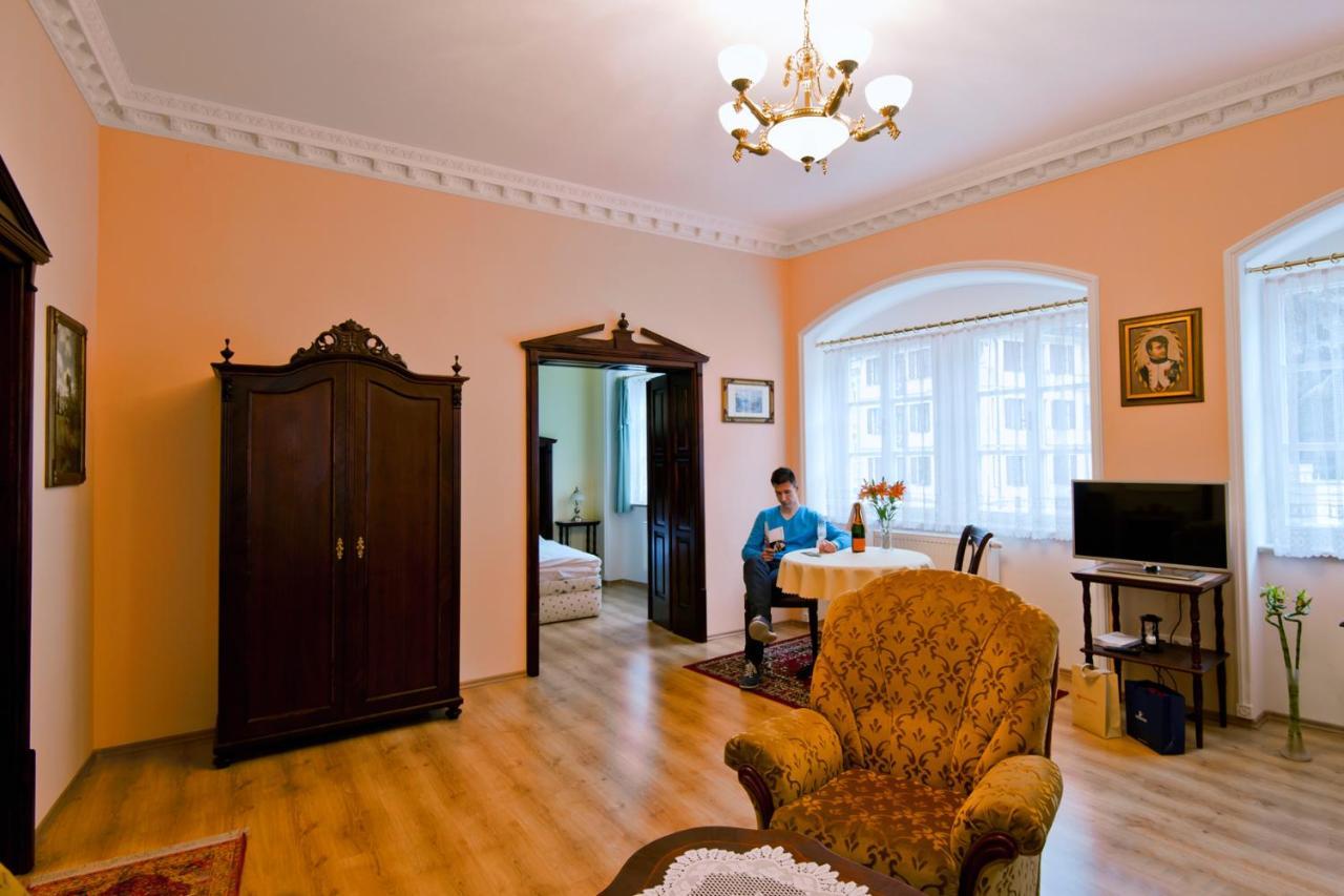 Pension Napoleon Karlovy Vary Exterior photo